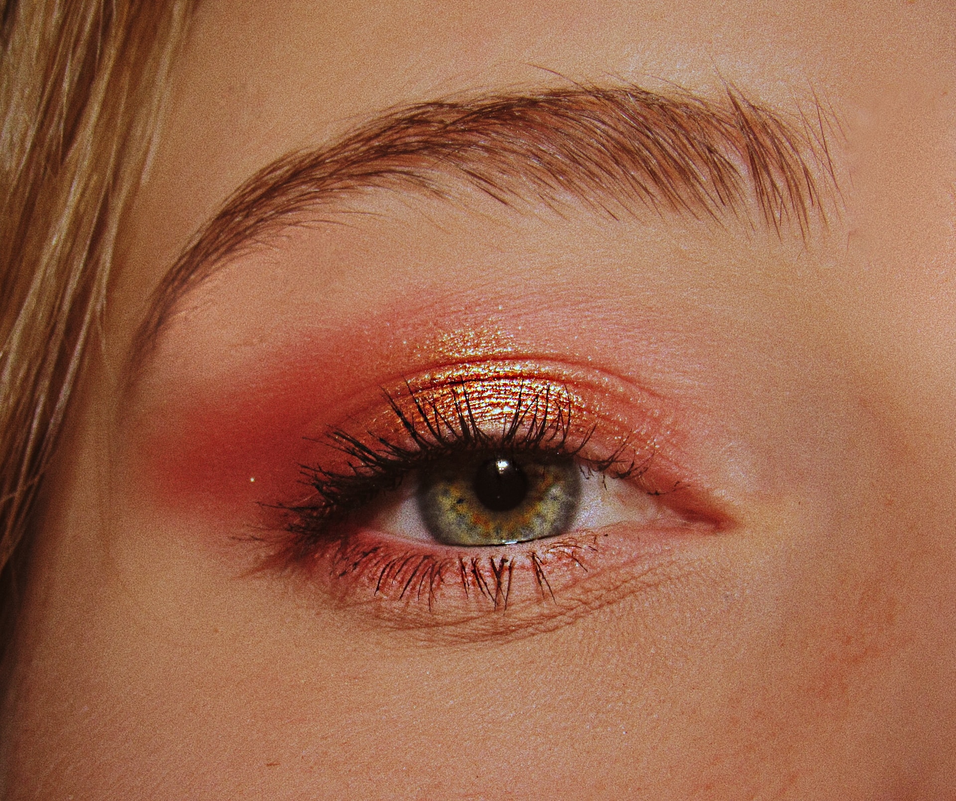 Embrace The Vibrancy: The Ultimate Guide To Corals Of Spring Makeup